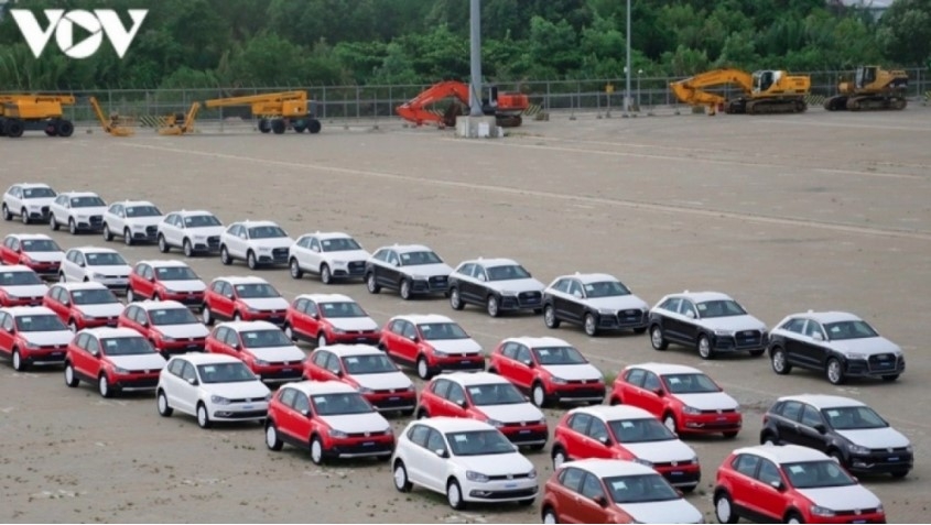 Vietnam imports nearly 3,416 CBU cars in mid-December